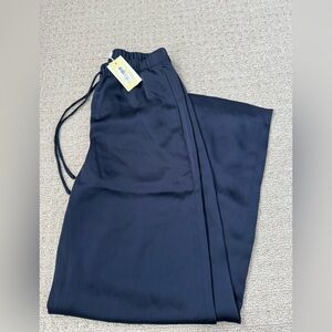 Aritzia the Lodge Pant Satin Navy blue size small nwt